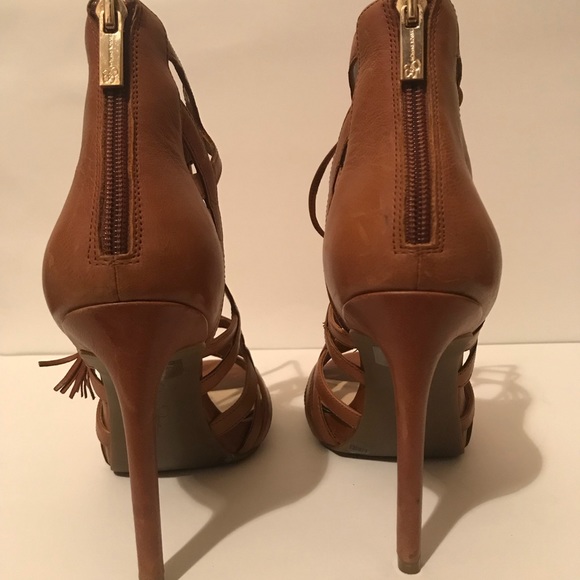 Jessica Simpson Heels w/ back zipper. - Picture 3 of 7